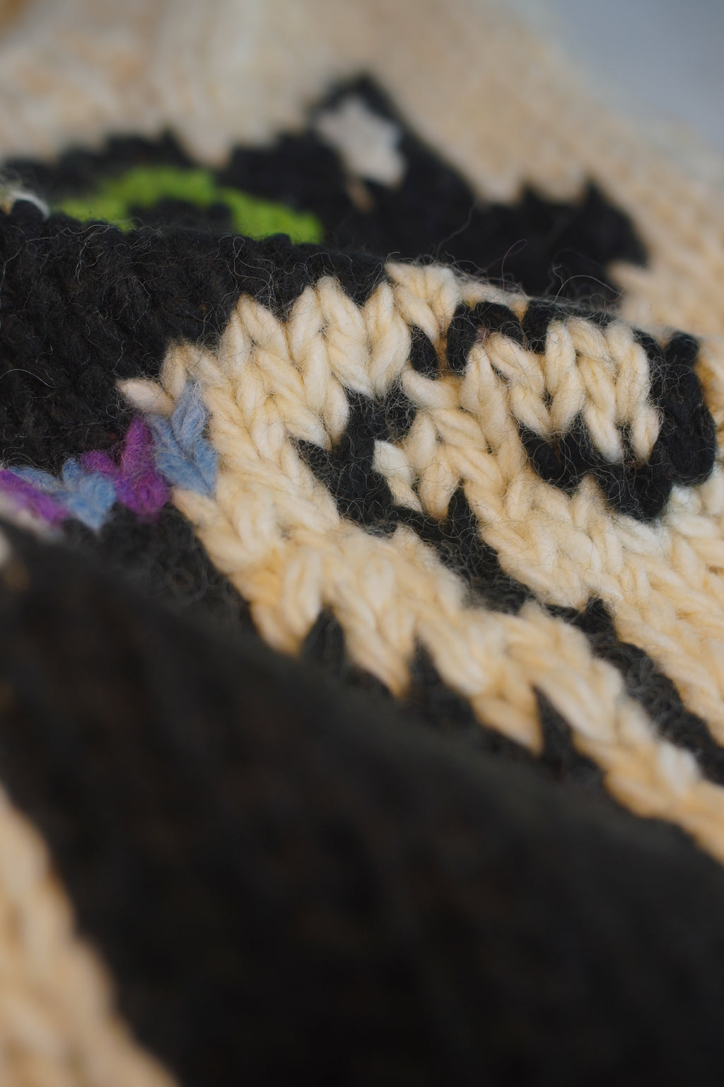 Handcrafted Ivory Black Cat Intarsia Knit Vest — Chunky Cropped